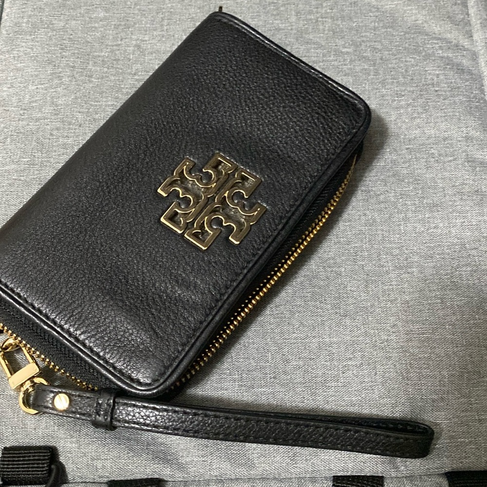 Tory Burch wallet